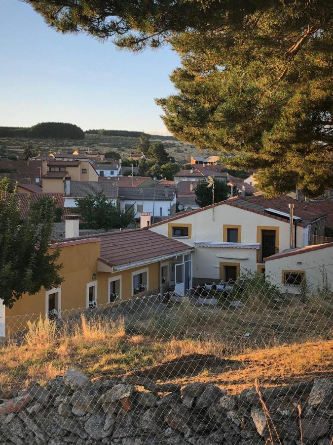 נאבארדונדה דה גרדוס Casa Rural Los 7 Pinos De Gredos מראה חיצוני תמונה