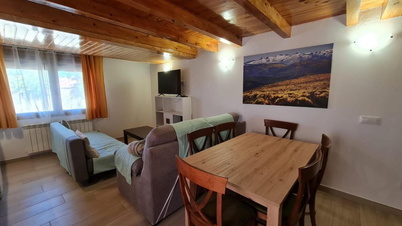 נאבארדונדה דה גרדוס Casa Rural Los 7 Pinos De Gredos מראה חיצוני תמונה