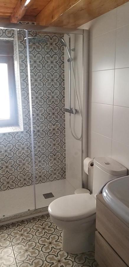 נאבארדונדה דה גרדוס Casa Rural Los 7 Pinos De Gredos מראה חיצוני תמונה