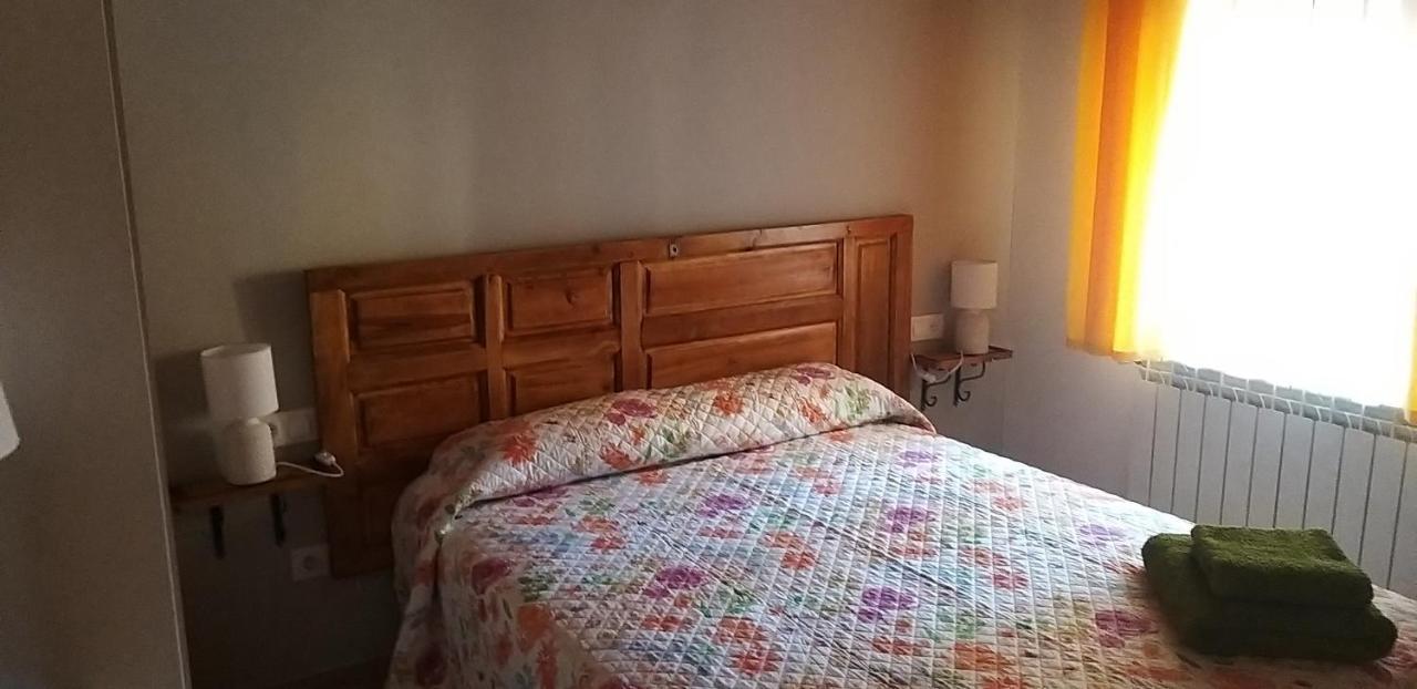 נאבארדונדה דה גרדוס Casa Rural Los 7 Pinos De Gredos מראה חיצוני תמונה